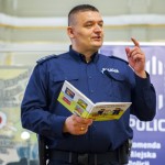 Spotkanie z policjantem w ramach cyklu „Ciekawi ludzie czytają dzieciom"